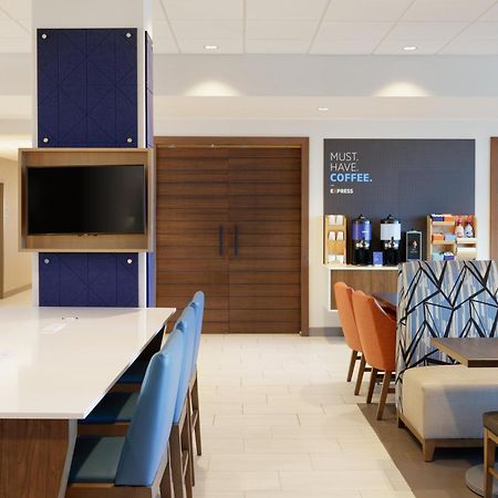 Holiday Inn Express & Suites Chicago - Matteson By Ihg エクステリア 写真